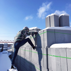 給小骚逼操岀尿视频
