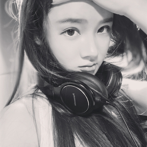 給小骚逼操岀尿视频
