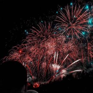 給小骚逼操岀尿视频
